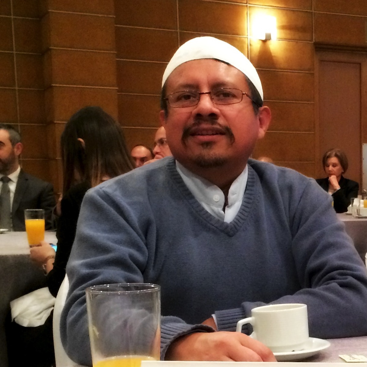 Conferencista de Temas Islámicos.
